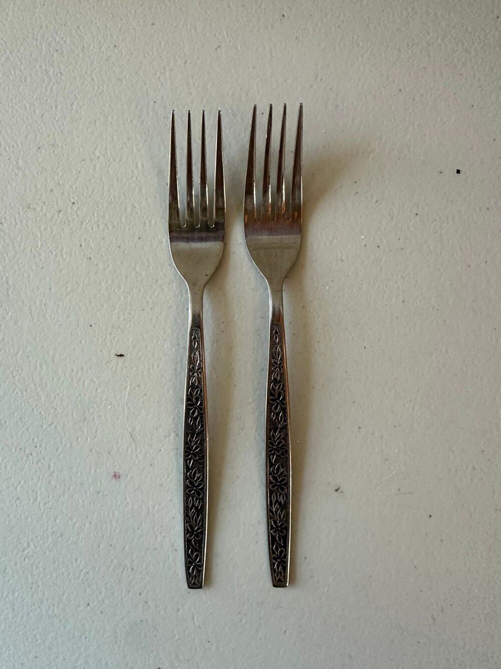 2 Vintage Rogers Co La Spana By Stanley Roberts Floral Stainless Dinner Forks